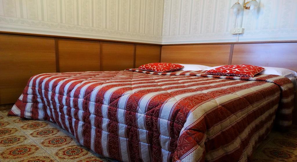 Hotel Cristina Rome Extérieur photo