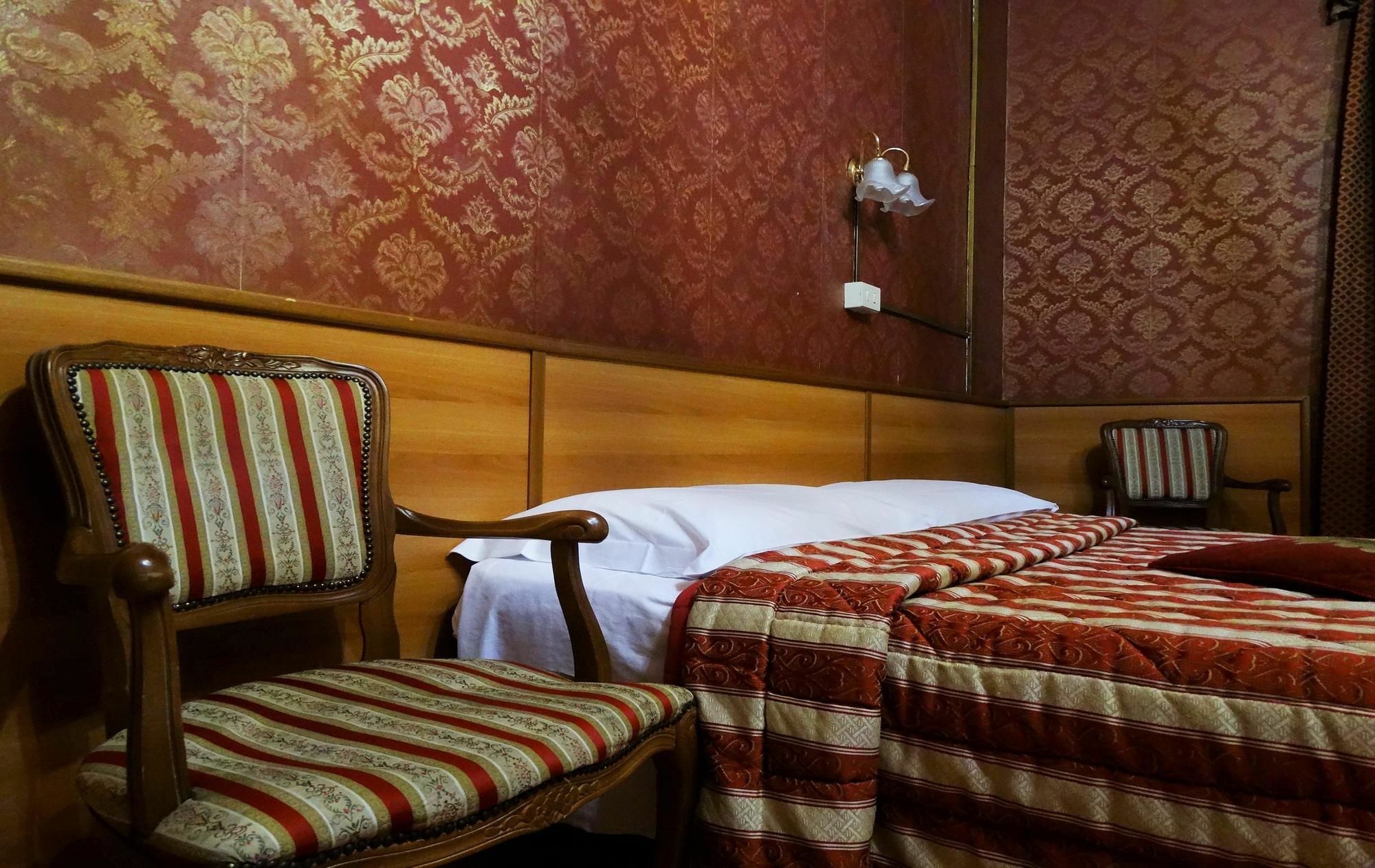 Hotel Cristina Rome Extérieur photo